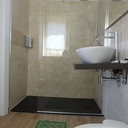 Ng L'acquedotto Гостьовий будинок 3*